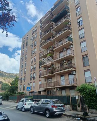 4 LOCALI A PALERMO