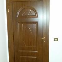 porta in alluminio con cancellino di sicurezza