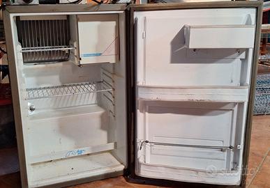 Frigorifero trivalente per camper