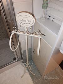 Piantana porta asciugamani in ferro battuto color 