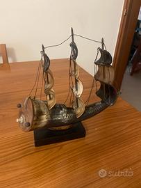 Lampada veliero in corno anni 50