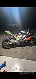 Aprilia Tuono v4 Factory