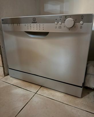 Mini Lavastoviglie Indesit h 44 x p51 x l 55