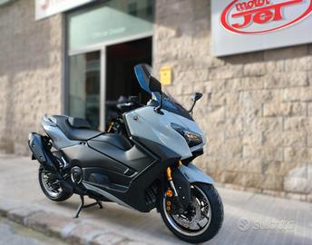 YAMAHA T-MAX 560