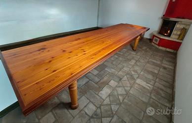 tavolo in legno massiccio per taverna
