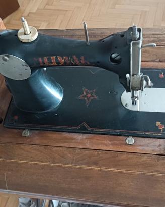 Macchina da cucire vintage METWAR con mobiletto a