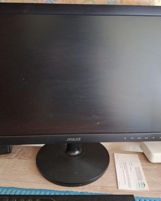 PC+SCRIVANIA+MONITOR+TASTIERA+MOUSE+DOLBY 2.1