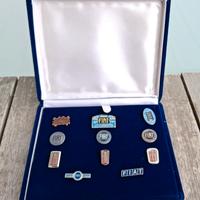 Cofanetto spille stemmi 100 anni della FIAT (1999)