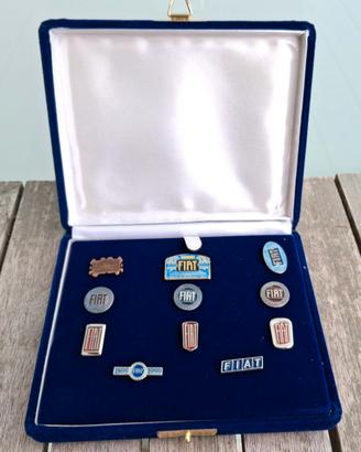 Cofanetto spille stemmi 100 anni della FIAT (1999)