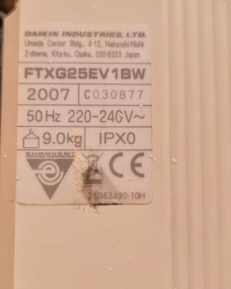 split Daikin FTXG25EV1BW