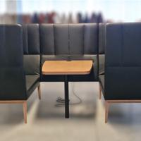 Tavolo con divanetto