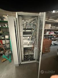 Armadio Rack completo di switch e batteria AEG