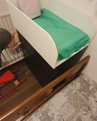 Fasciatoio , materasso IKEA, 2 fodere, 1 paracolpi