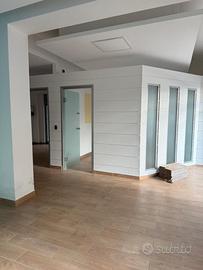 Locale commerciale 5 vetrine su strada