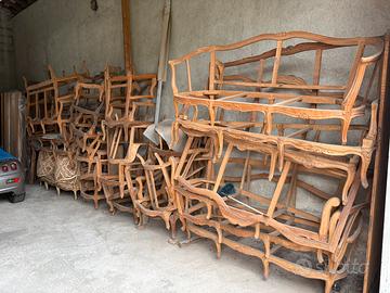 Fusti in legno divani,poltrone,tavolini.