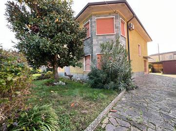 VILLA SINGOLA A VEROLANUOVA
