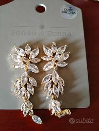 Orecchini eleganti pendenti con zirconi – Bijou Br