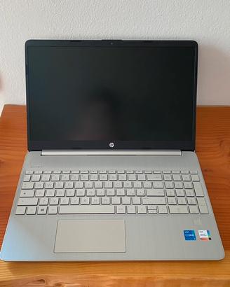 HP Laptop 16 pollici