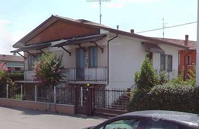 Villa di 186 m² con più di 5 locali e box auto dop