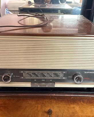 Radio giradischi Telefunken R553