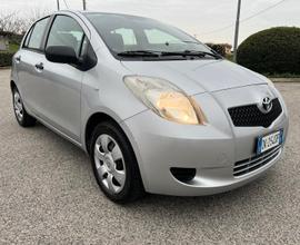 Toyota Yaris 1.0 5 porte