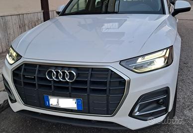 AUDI Q5 40 TDI Quattro S-Tronic Business