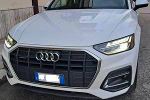AUDI Q5 40 TDI Quattro S-Tronic Business