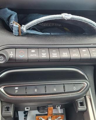 jeep nuovissima con 2600km