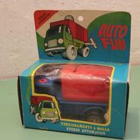 Camioncino a corda portamonete EVERLAST