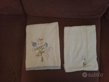 Set Asciugamani Ricamati Fiori