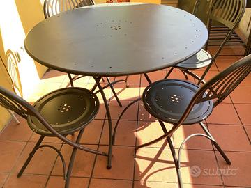 Tavolo con 4 sedie da esterno Emu