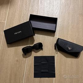 Occhiali da sole Prada con custodia - Nuovo