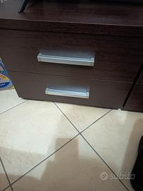 coppia di comodini  di color wenghe 