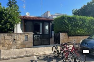 Riva marina villa 3 vani arredata