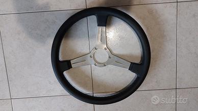 Volante NARDI in pelle e alluminio da 36.5 cm