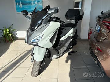 Honda Forza 350 Deluxe