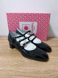 carel Paris patent leather pumps 