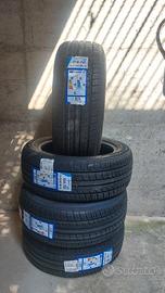 Gomme Nuove 215/55 R17 98Y XL – Treno 4 Pneumatici