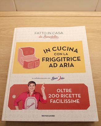In cucina con la friggitrice ad aria