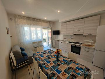 50mtmare quadri o porz trilocale o mono vic centro