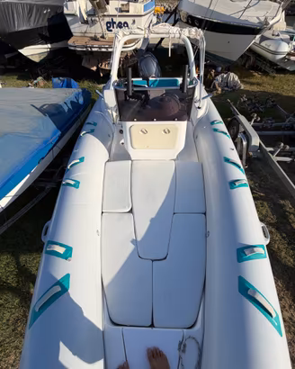 STINGHER 620 XS + YAMAHA F150 + CARRELLO PIMA