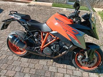 KTM 1290 SUPER DUKE GT 