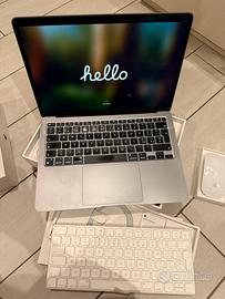 Postazione Apple Macbook Air con accessori