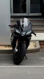 Aprilia rsv4 factory