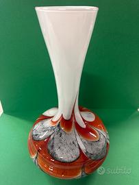 Vaso artistico  in vetro soffiato