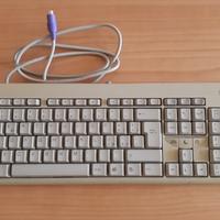 Tastiera per PC con attacco PS2