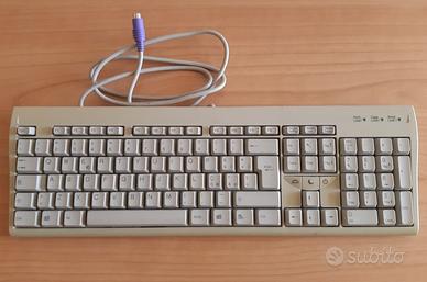 Tastiera per PC con attacco PS2