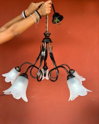 Lampadario in ferro battuto