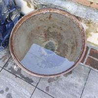 Antico calderone in ghisa