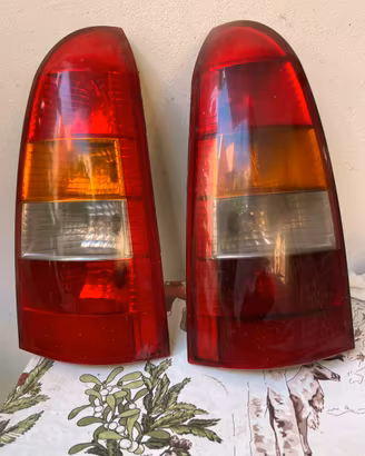 Fanali posteriori opel Astra 2000 TDI SW